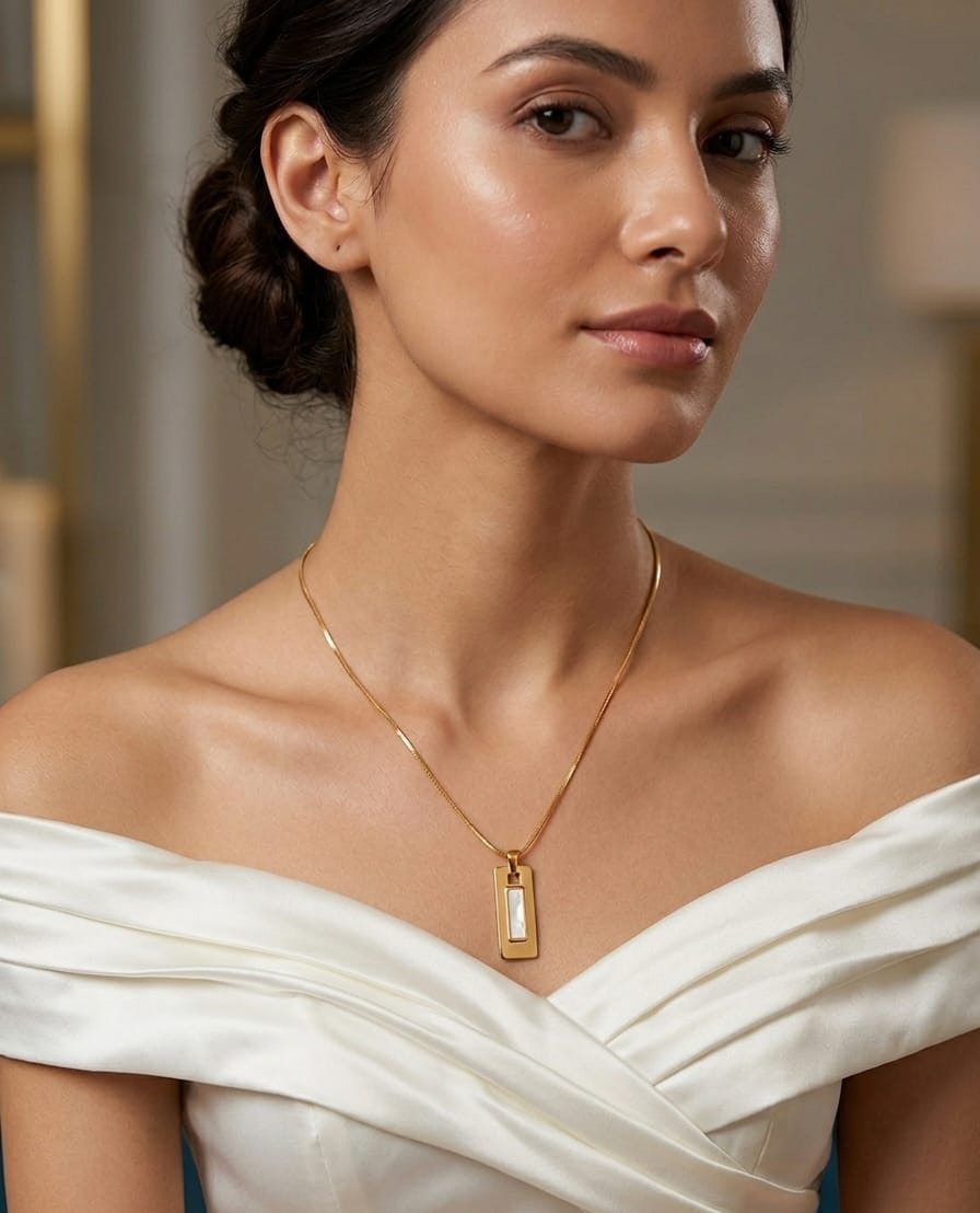 Elegant Bar pendant from Tedisha Jewels